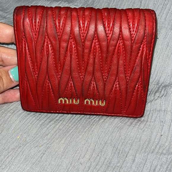 MIU MIU Short Button Bi-Fold Maltese Wallet Lambskin, Red - Picture 4 of 15